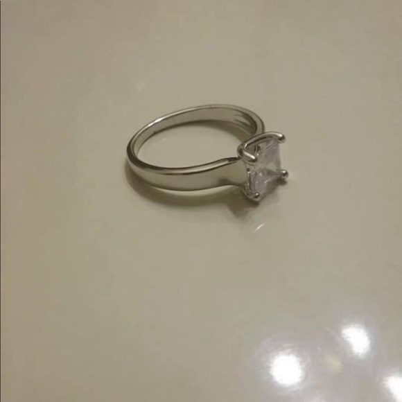 Ring - Picture 3 of 3